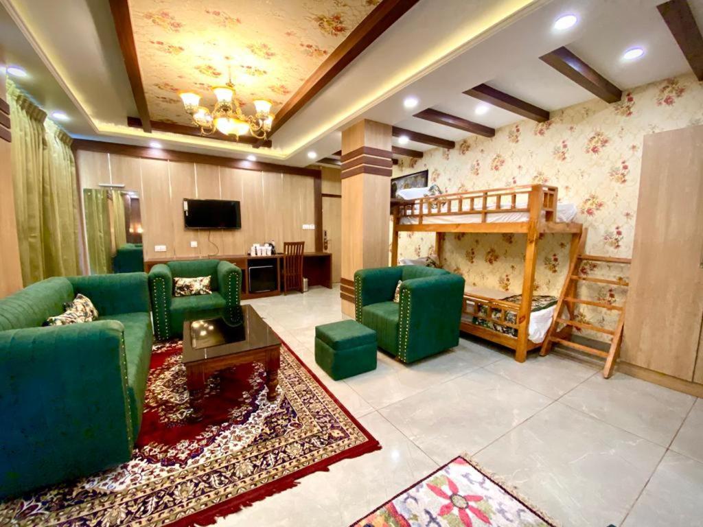 Hotel Woodville Inn - Hotel In Mcleodganj МакЛеод Ганж Екстериор снимка